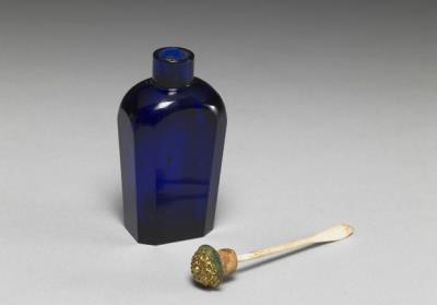 图片[2]-Blue eight-faceted glass snuff bottle, 18th century, Qing dynasty-China Archive